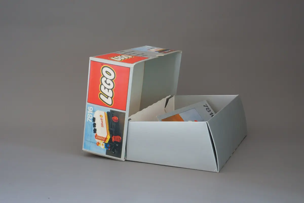 LEGO Trains 7816 Shell Tanker Wagon set, image 6