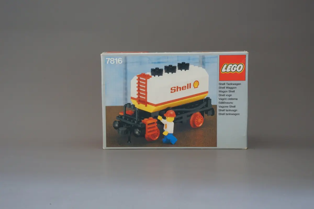 LEGO Trains 7816 Shell Tanker Wagon set, image 4