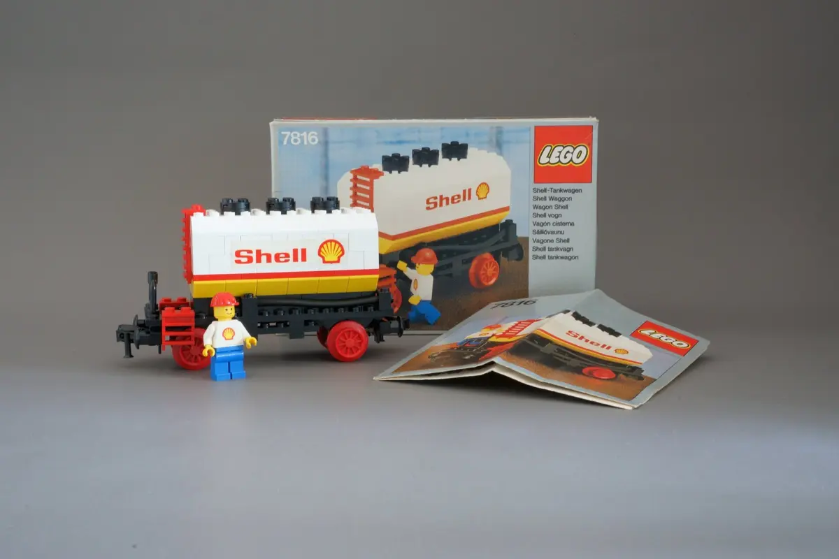 LEGO Trains 7816 Shell Tanker Wagon set, image 3