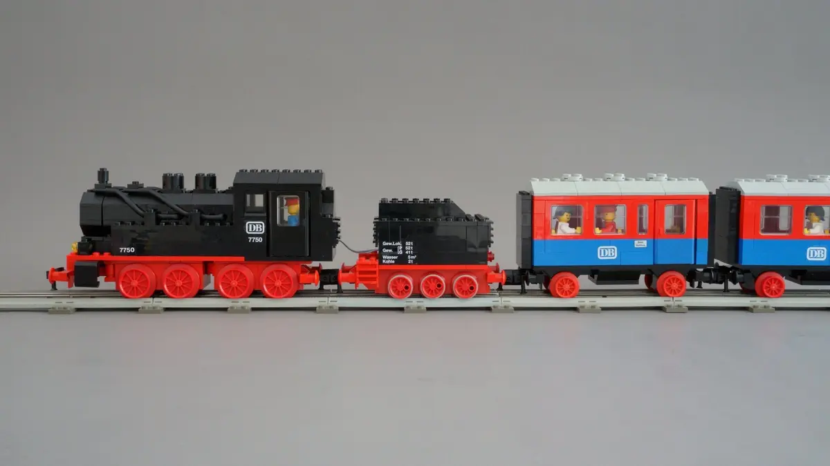 LEGO Trains 7818 Passenger Coach set, image 8