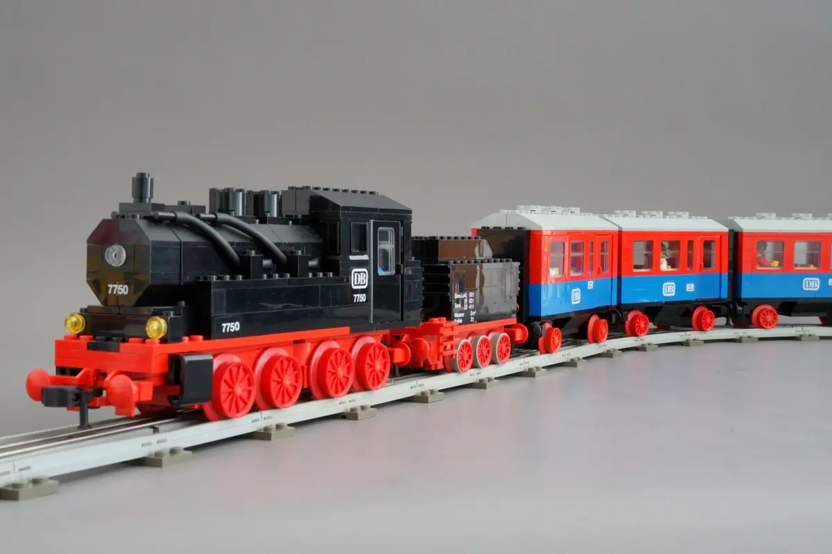 LEGO Trains 7818 Passenger Coach set, image 7