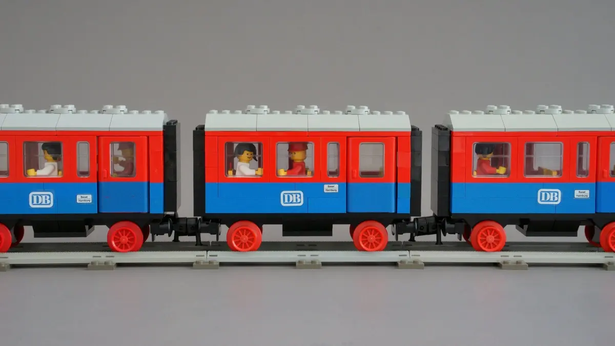 LEGO Trains 7818 Passenger Coach set, image 9