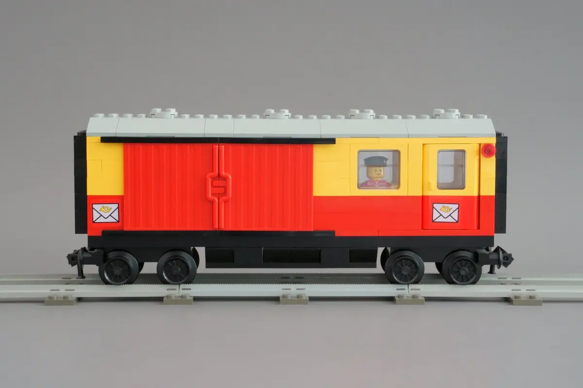 LEGO Trains 7819 Postal Container Wagon set, image 9