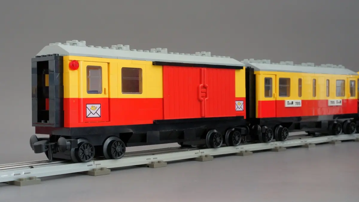 LEGO Trains 7819 Postal Container Wagon set, image 11