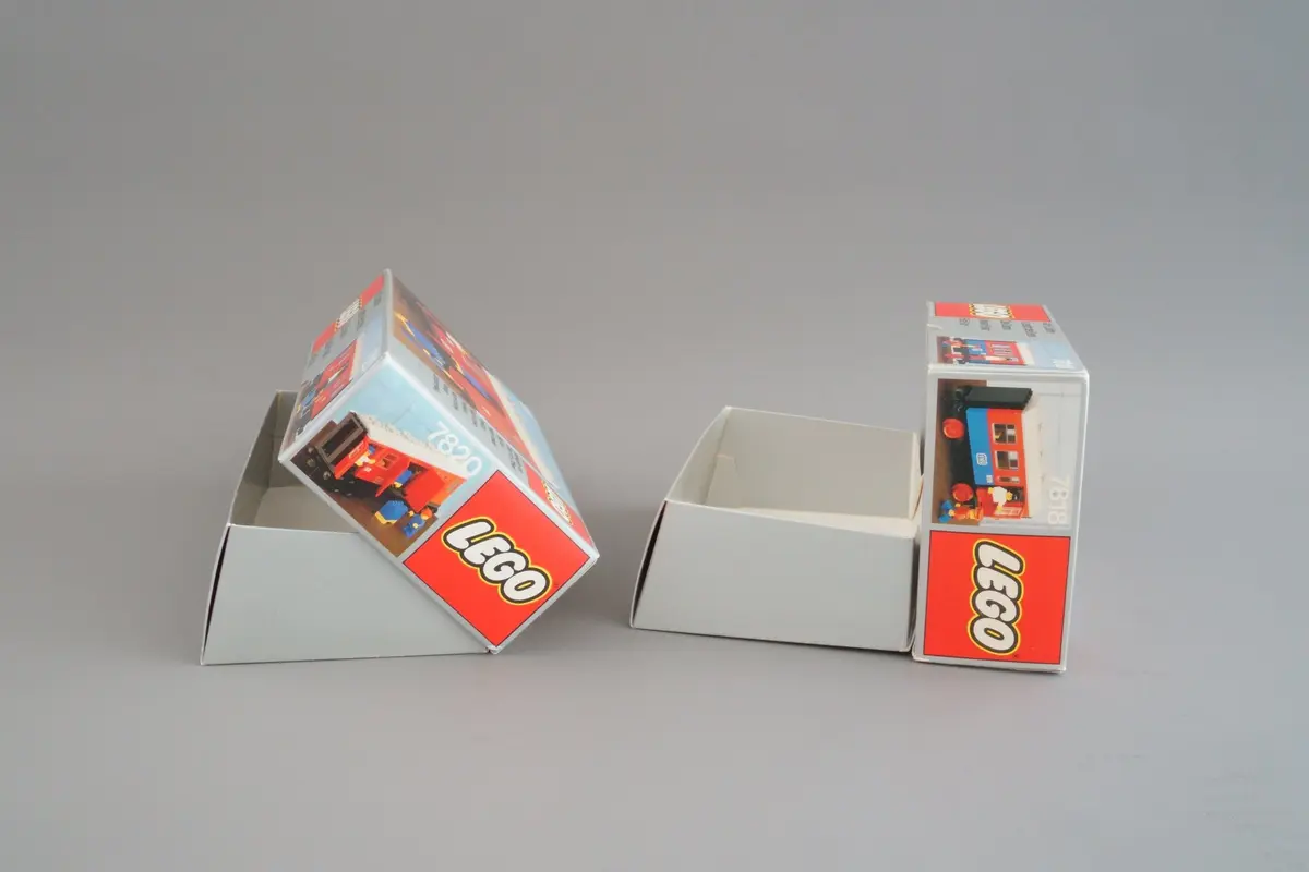LEGO Trains 7820 Mail Van set, image 7