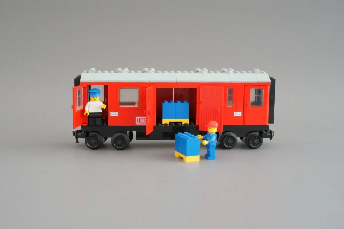 LEGO Trains 7820 Mail Van set, image 8