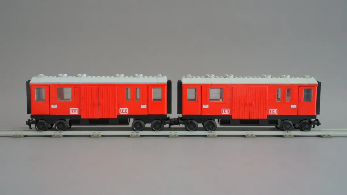 LEGO Trains 7820 Mail Van set, image 10