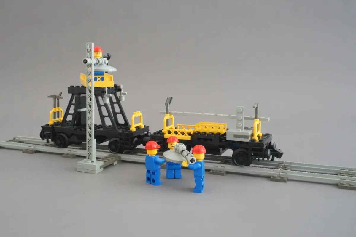 LEGO Trains 7821 Track & Lighting Maintenance Wagon set, image 10
