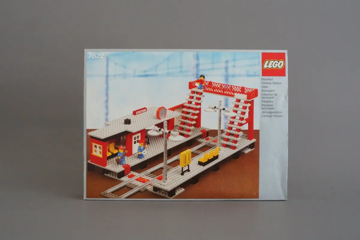 LEGO Trains 7822 Railway Station set, image 4