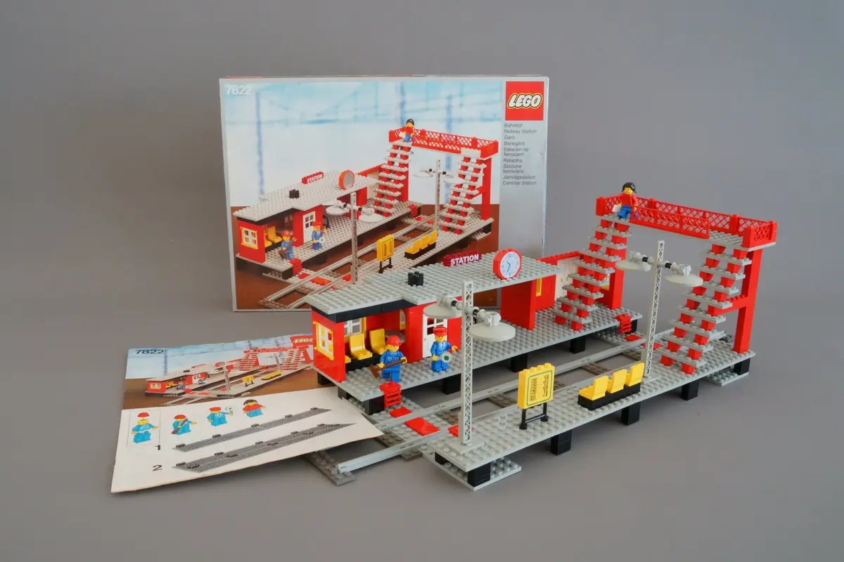 LEGO Trains 7822 Railway Station set, image 3