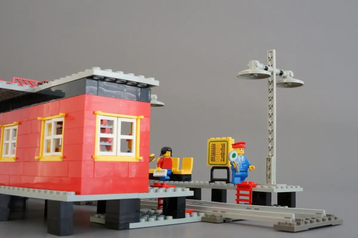 LEGO Trains 7822 Railway Station set, image 12
