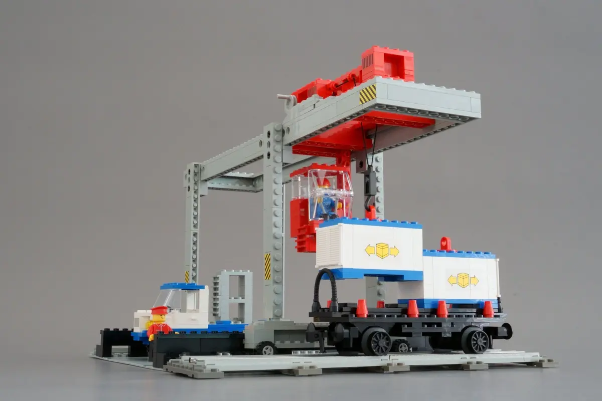 LEGO Trains 7823 Container Crane Depot set, image 10