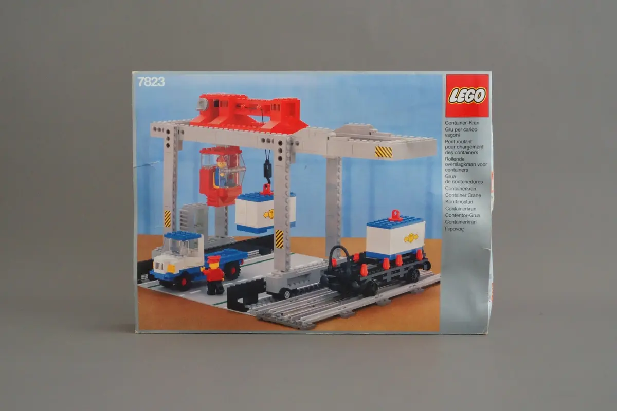 LEGO Trains 7823 Container Crane Depot set, image 3