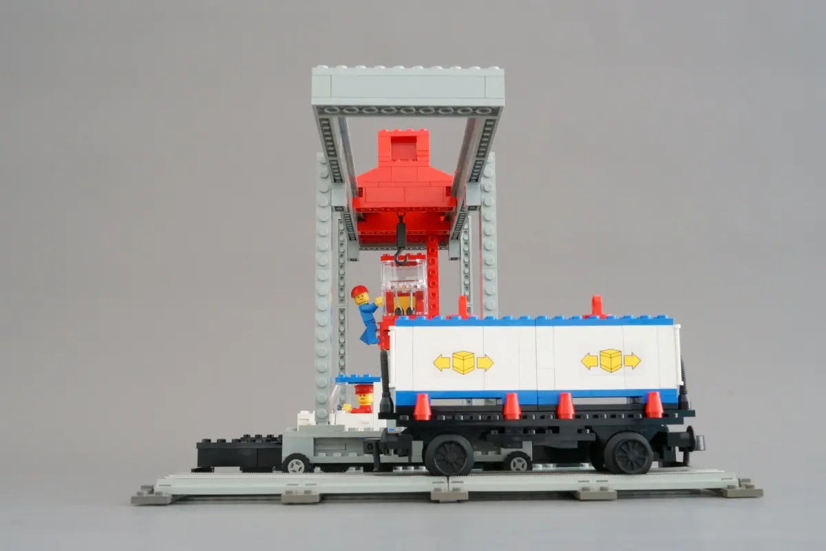 LEGO Trains 7823 Container Crane Depot set, image 11