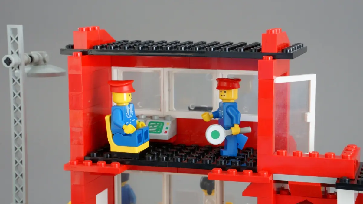 LEGO Trains 7824 Railway Station set, image 23