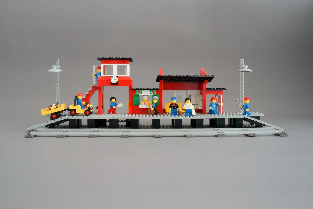 LEGO Trains 7824 Railway Station set, image 10