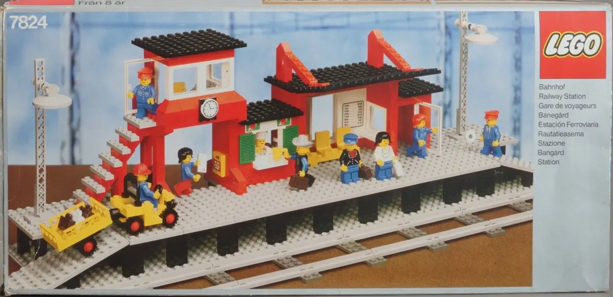 LEGO Trains 7824 Railway Station set, image 24