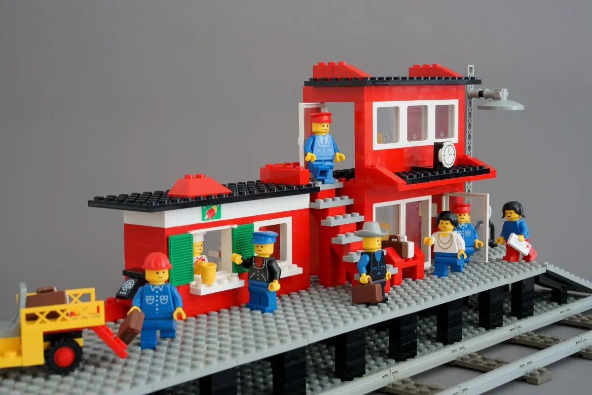LEGO Trains 7824 Railway Station set, image 20