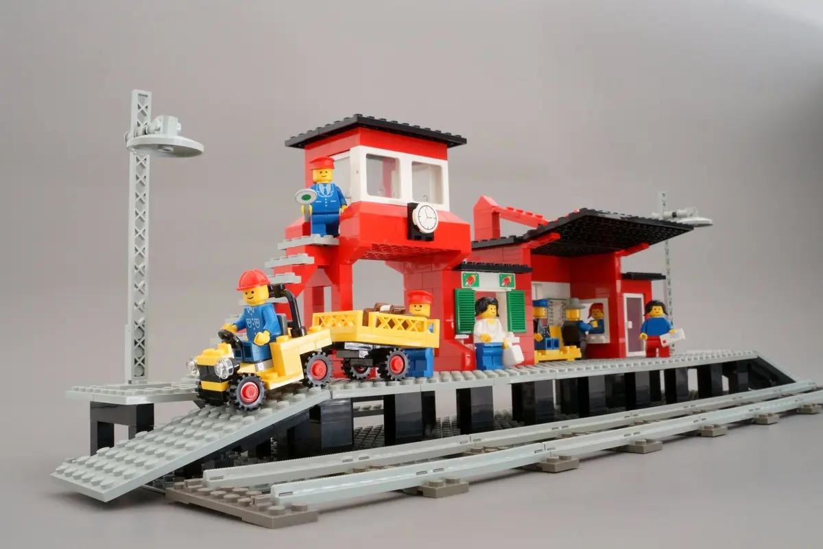 LEGO Trains 7824 Railway Station set, image 14