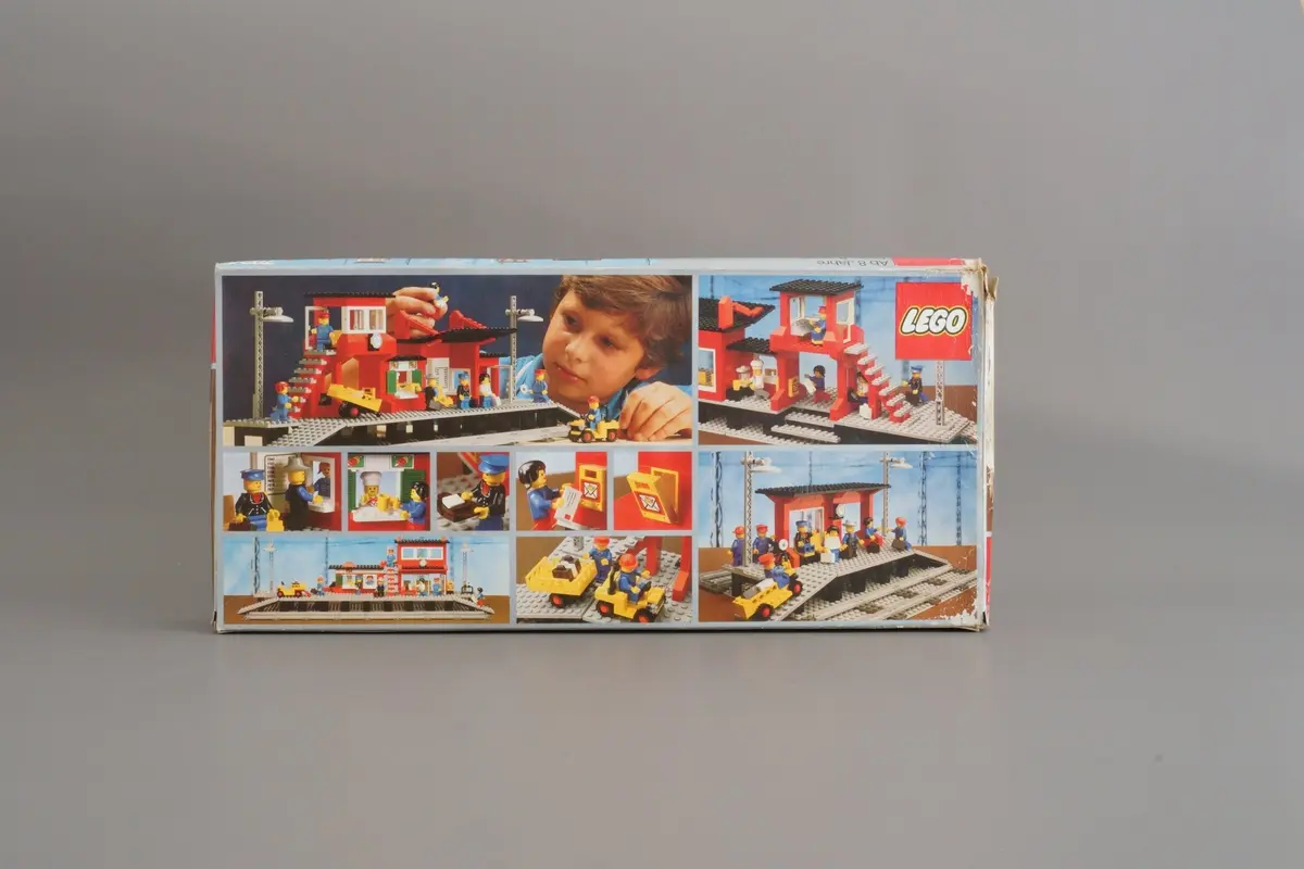 LEGO Trains 7824 Railway Station set, image 5