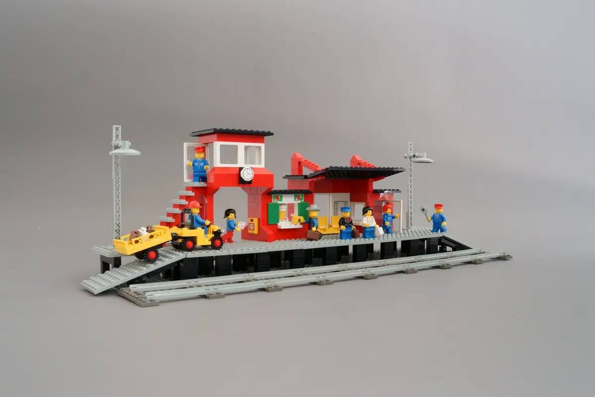 LEGO Trains 7824 Railway Station set, image 9