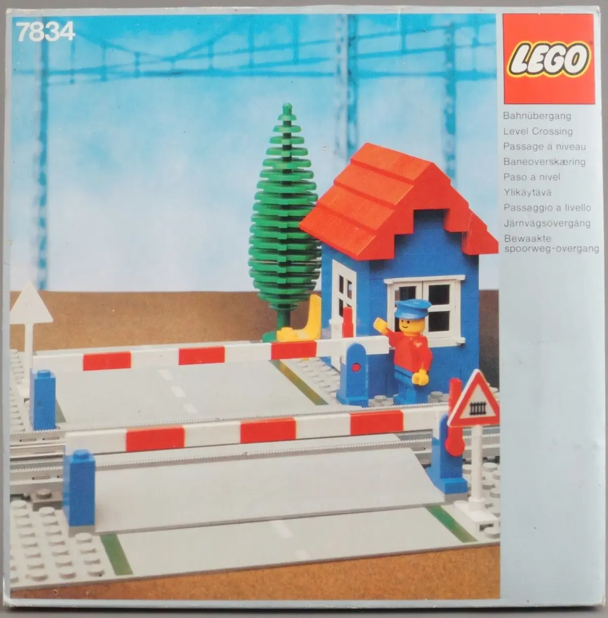 LEGO Trains 7834 Level Crossing set, image 14