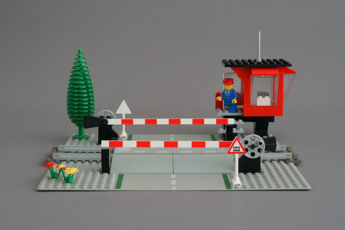LEGO Trains 7835 Road Crossing set, image 8