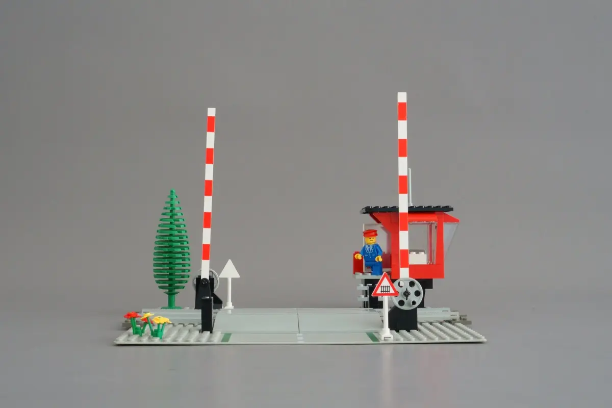 LEGO Trains 7835 Road Crossing set, image 10