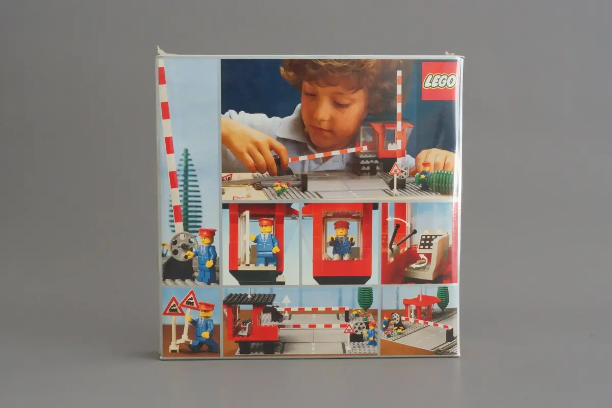 LEGO Trains 7835 Road Crossing set, image 5