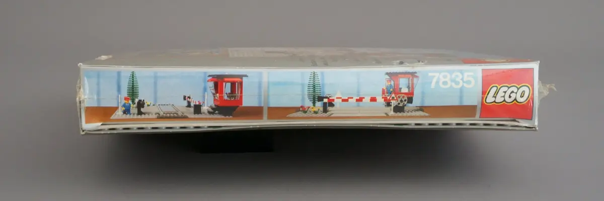 LEGO Trains 7835 Road Crossing set, image 6