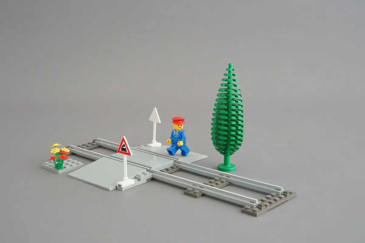 LEGO Trains 7835 Road Crossing set, image 13