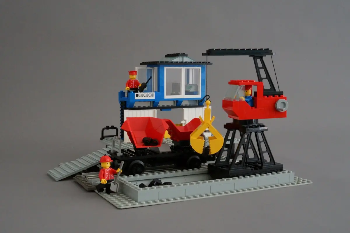 LEGO Trains 7838 Freight Loading Depot set, image 7