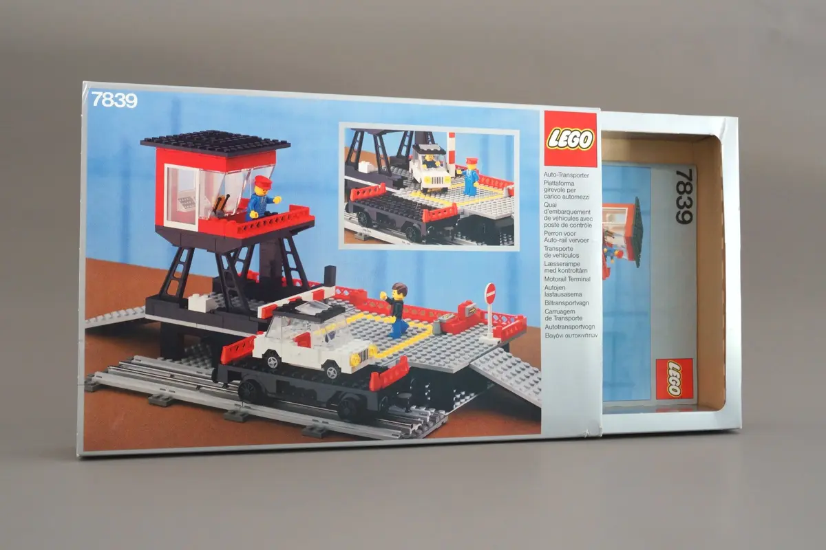 LEGO Trains 7839 Car Transport Depot set, image 7