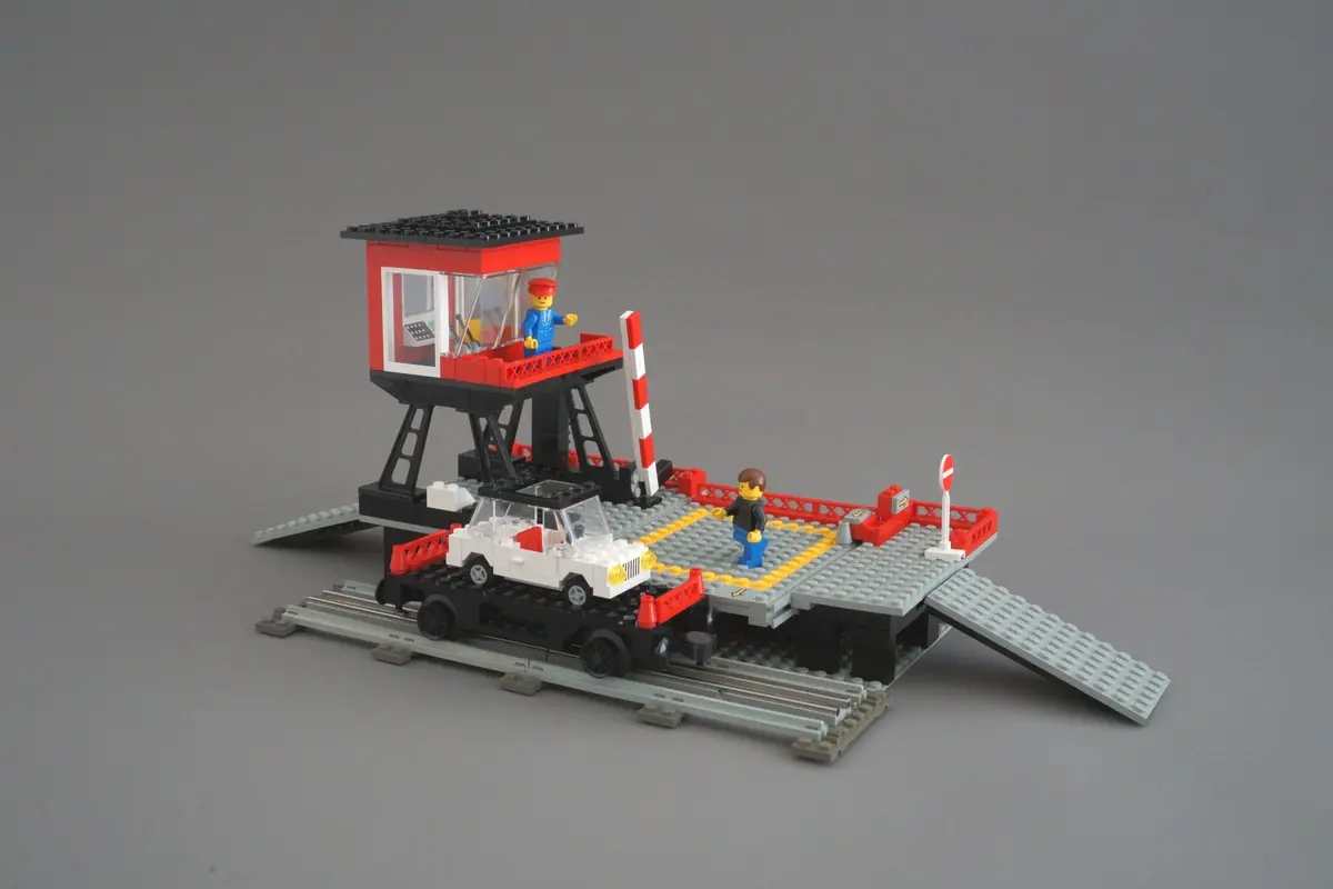 LEGO Trains 7839 Car Transport Depot set, image 9