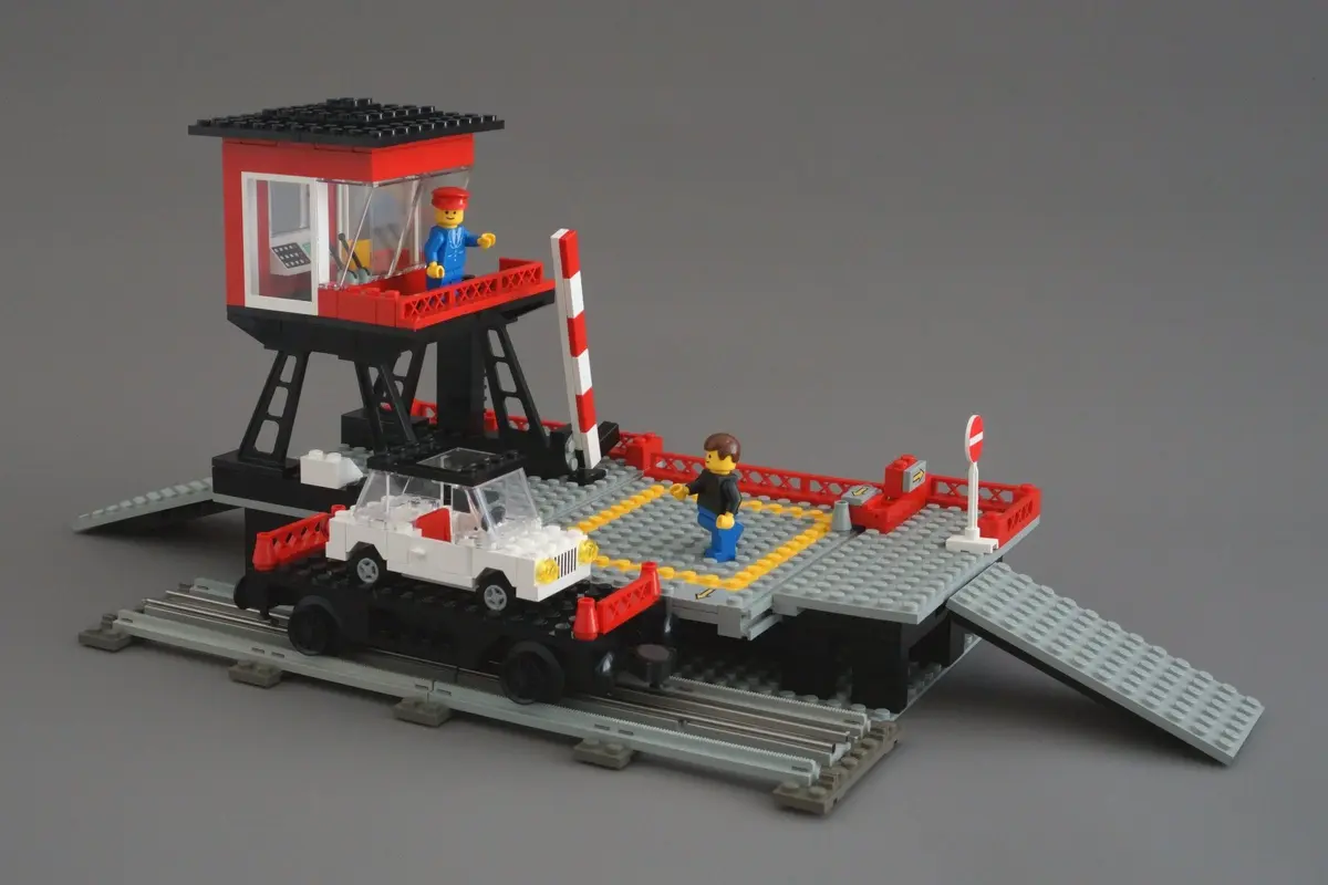 LEGO Trains 7839 Car Transport Depot set, image 8