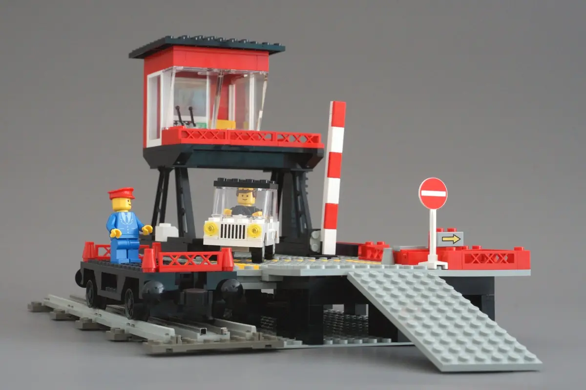 LEGO Trains 7839 Car Transport Depot set, image 11