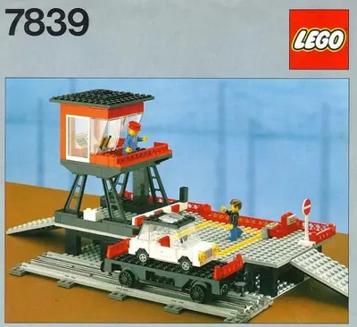 LEGO Trains 7839 Car Transport Depot set, image 2