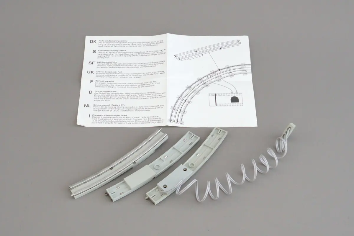 LEGO Trains 7850 8 Straight Rails Grey 4.5V set, image 14