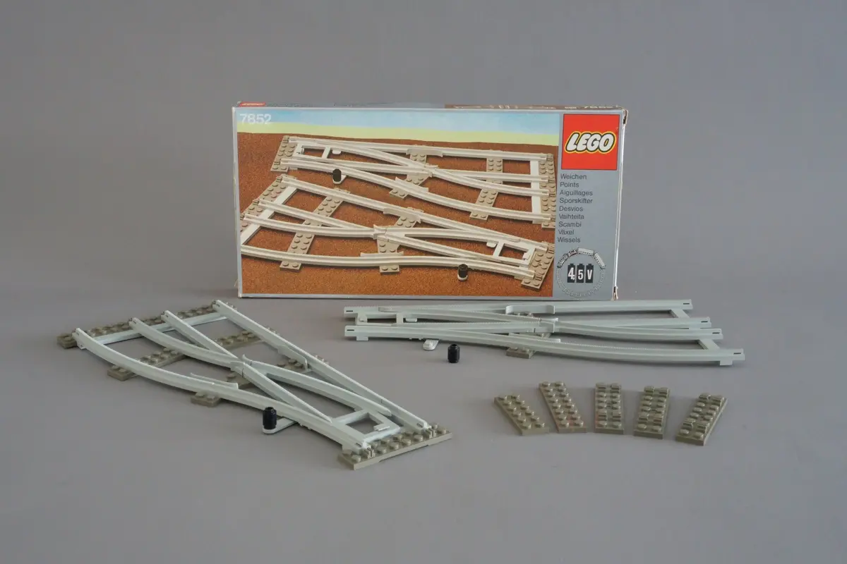 LEGO Trains 7852 Left and Right Points Manual Grey 4.5V set, image 3