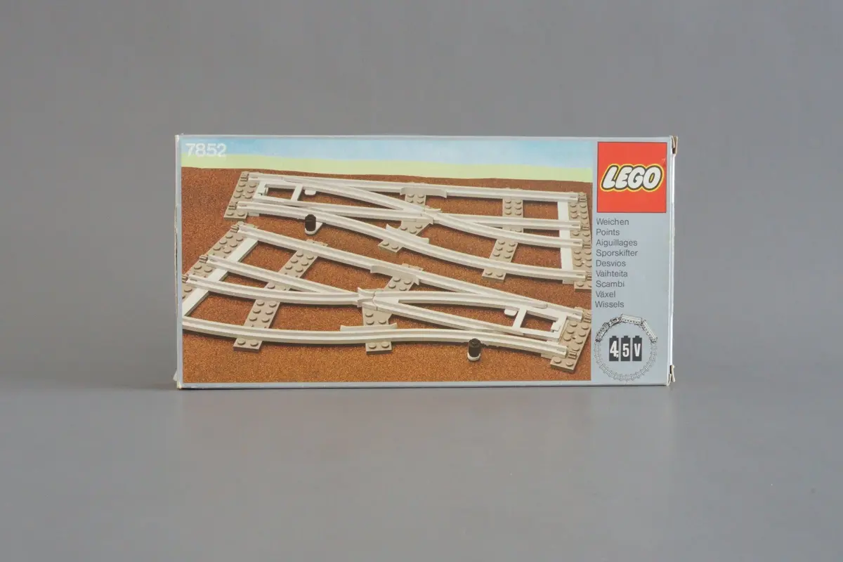 LEGO Trains 7852 Left and Right Points Manual Grey 4.5V set, image 4