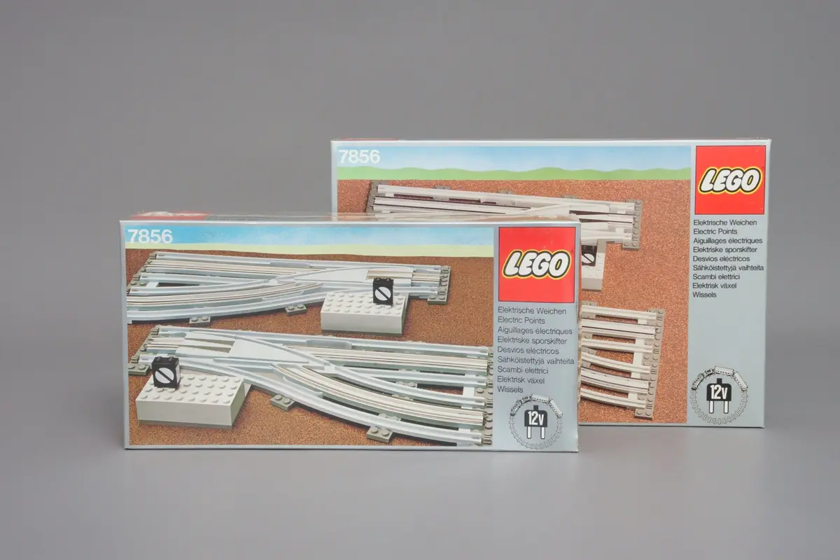 LEGO Trains 7856 Left and Right Manual Points with Electric Rails Grey 12V set, image 4