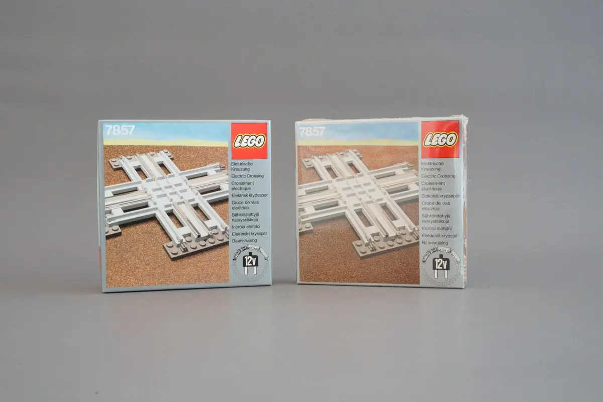 LEGO Trains 7857 Crossing, Electric Rails Grey 12V set, image 3