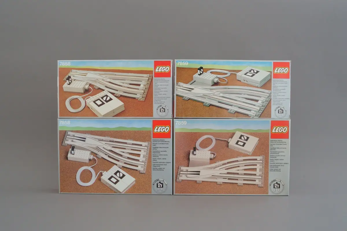 LEGO Trains 7858 Remote Controlled Points Right 12V set, image 3