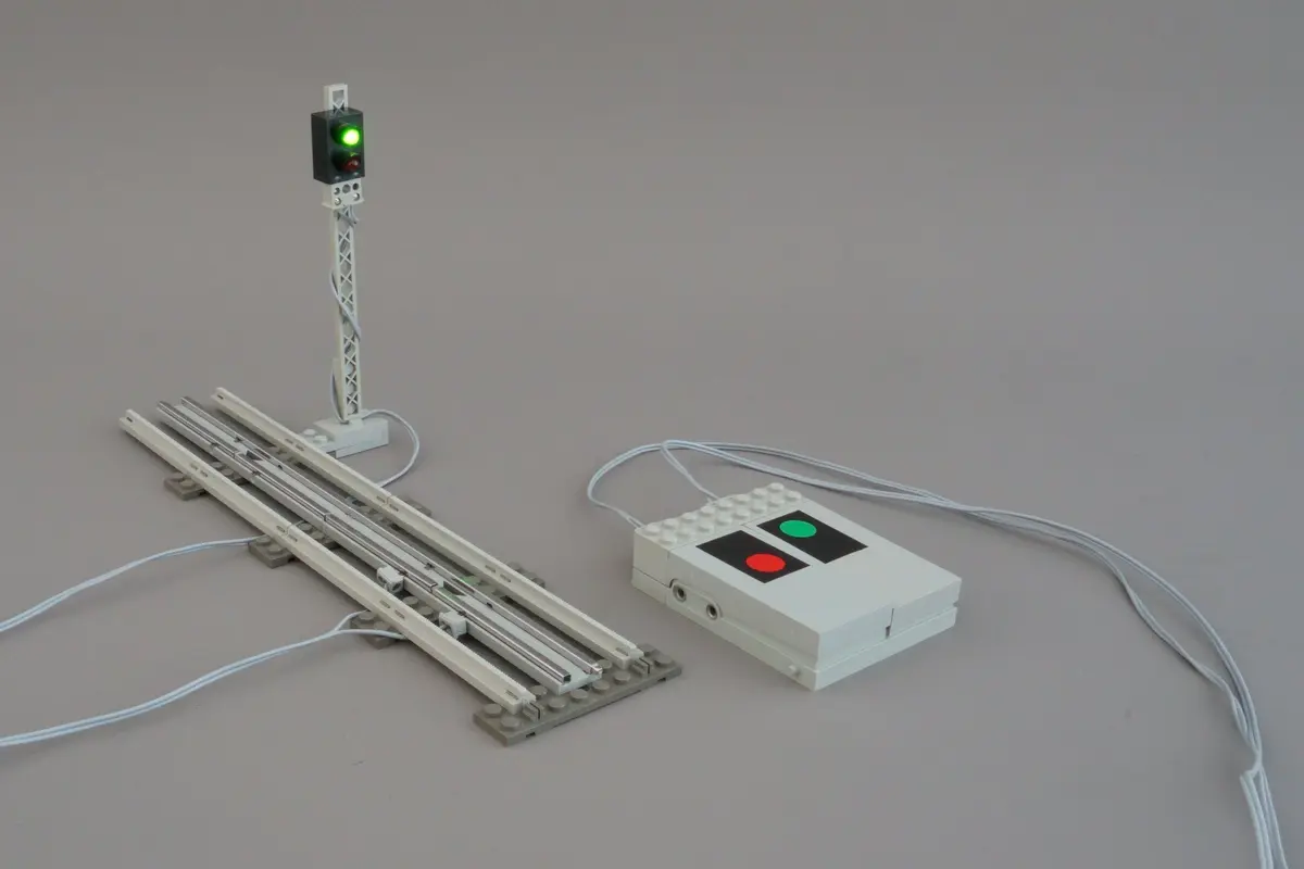 LEGO Trains 7860 Remote Controlled Signal 12V set, image 10