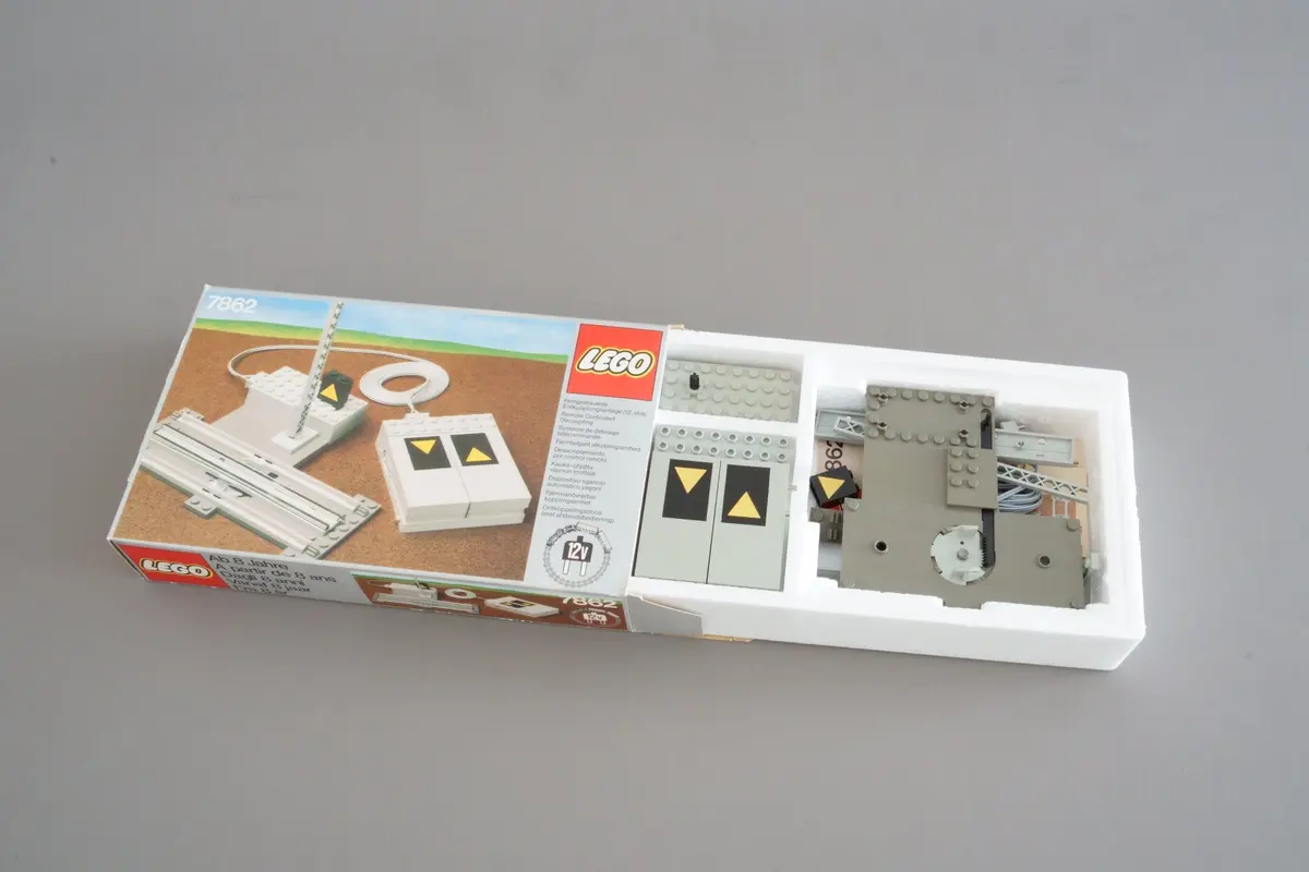 LEGO Trains 7862 Remote Controlled Decoupling and Signal 12V set, image 6