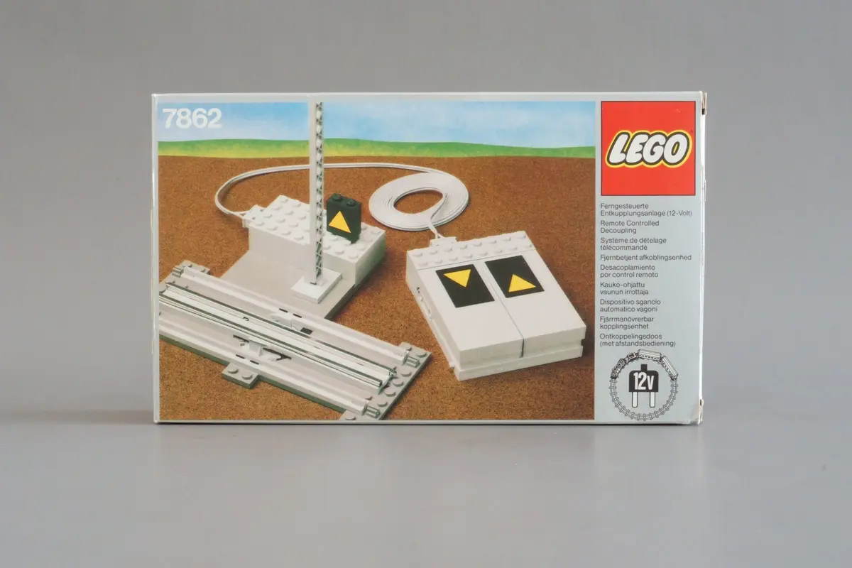 LEGO Trains 7862 Remote Controlled Decoupling and Signal 12V set, image 4