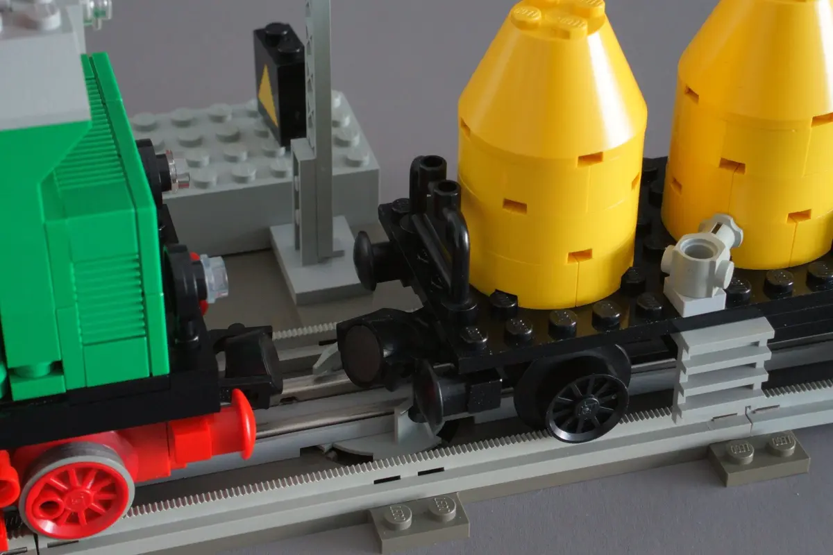 LEGO Trains 7862 Remote Controlled Decoupling and Signal 12V set, image 16