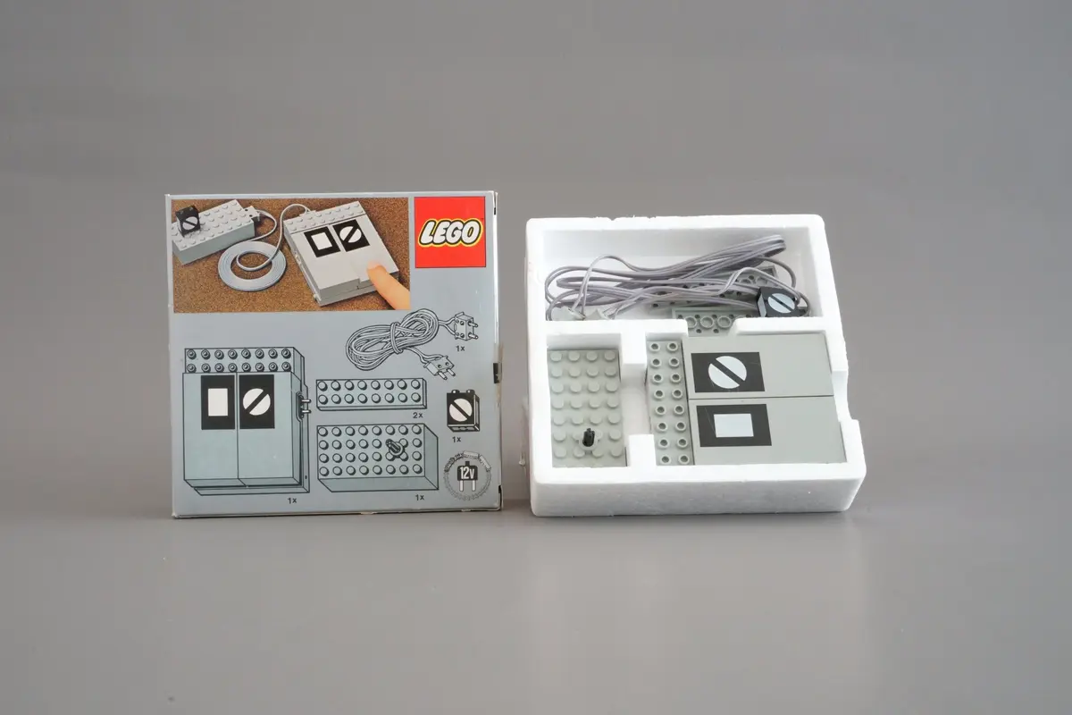 LEGO Trains 7863 Remote Controlled Point Motor 12V set, image 3