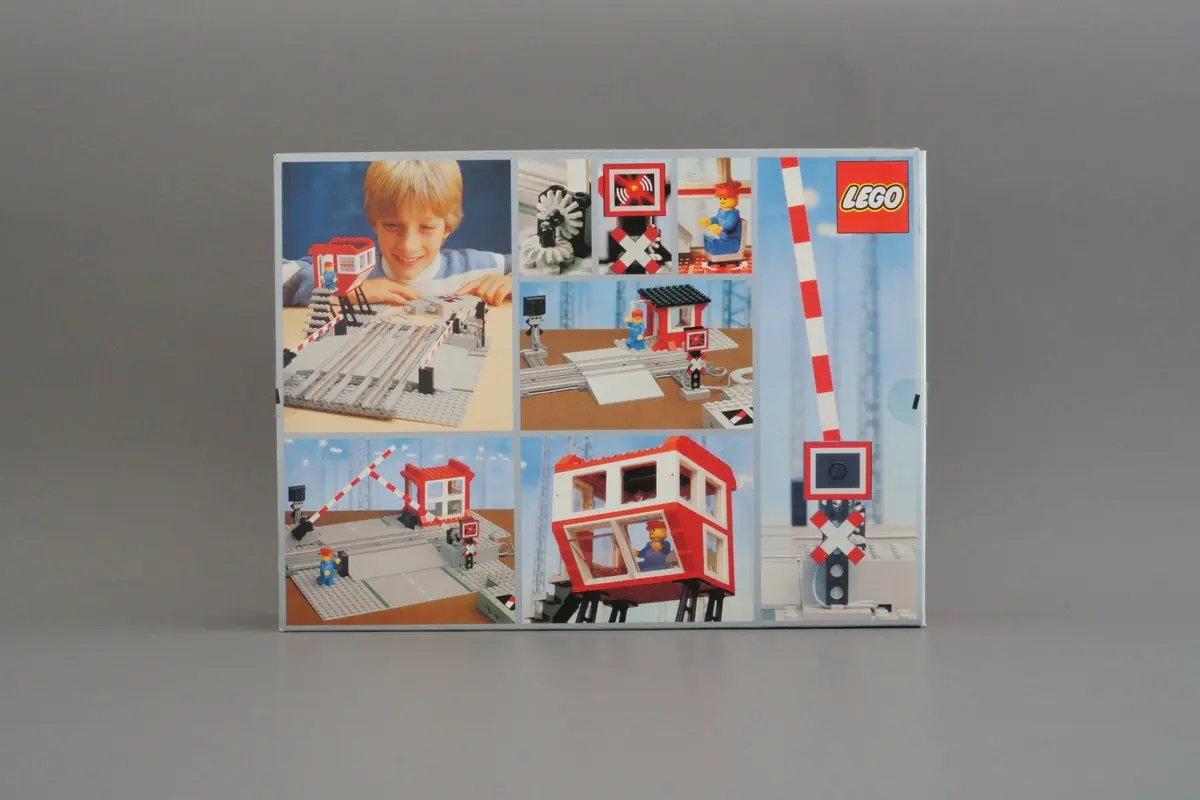 LEGO Trains 7866 Remote Controlled Road Crossing 12V set, image 5