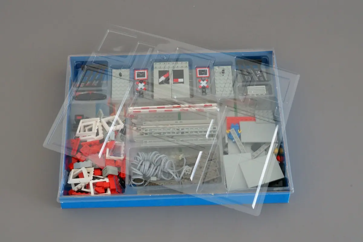 LEGO Trains 7866 Remote Controlled Road Crossing 12V set, image 7